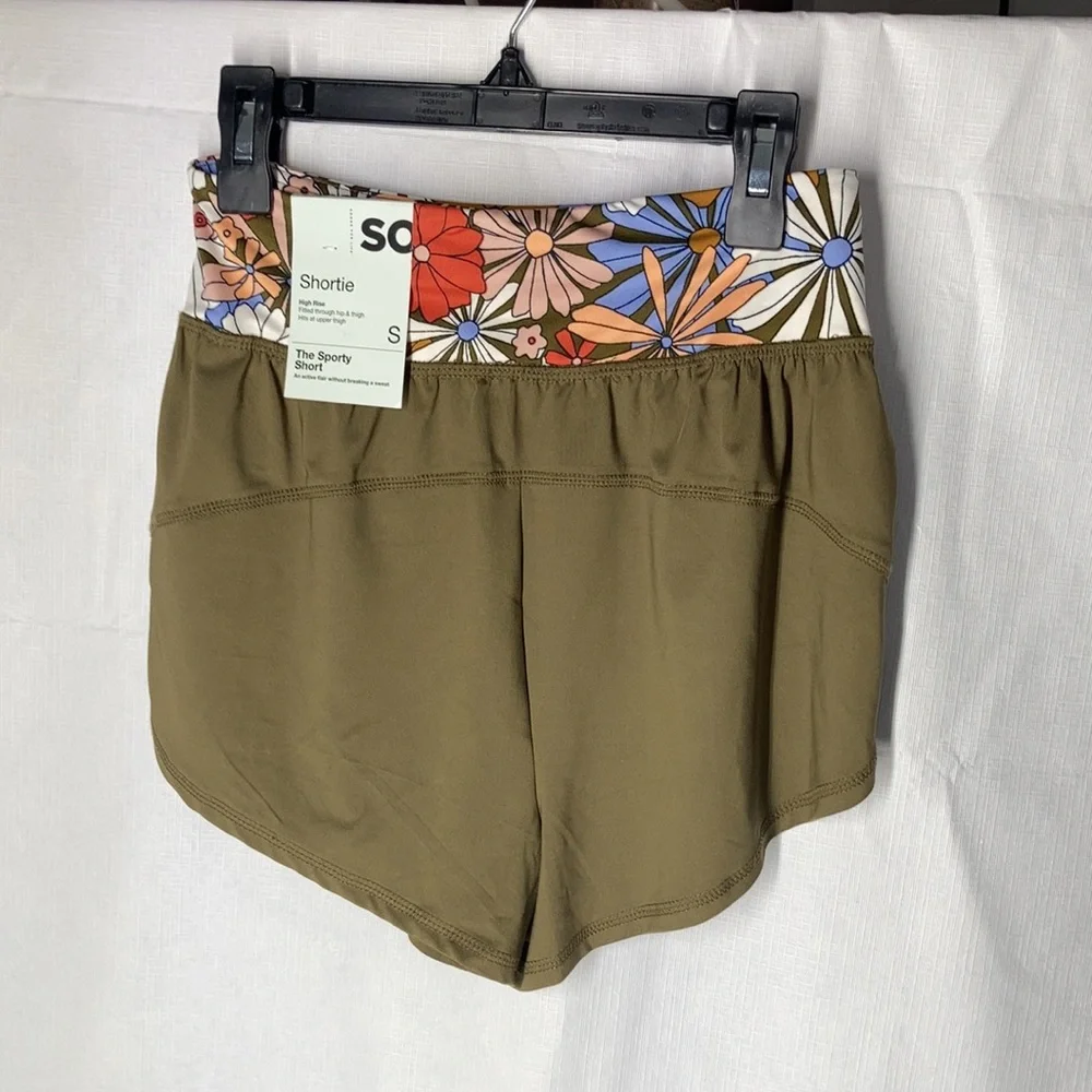 SO floral Sporty cutout top & high rise sporty short S jrs - Picture 9 of 17